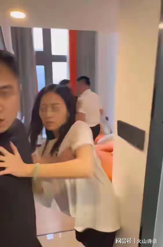 床王视频在线观看,在线观看，解锁激情瞬间  第3张